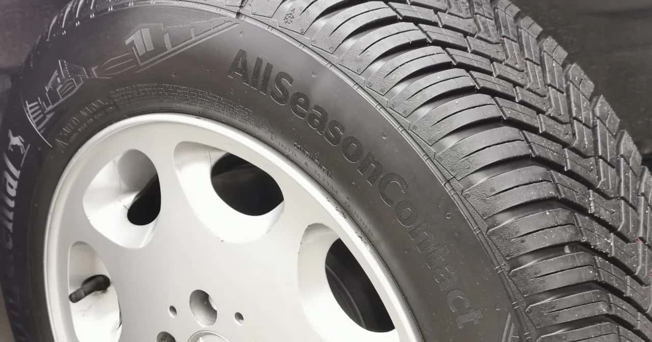 Opony całoroczne czy sezonowe? Sprawdź, co wybrać!