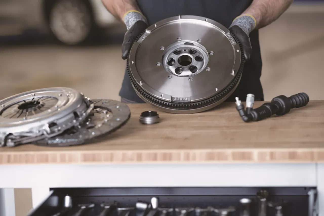 Jak wycentrować sprzęgło, aby uniknąć kosztownych błędów podczas wymiany