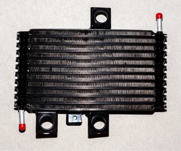 Jak wyczyścić chłodnicę z oleju - uniknij kosztownych napraw i problemów