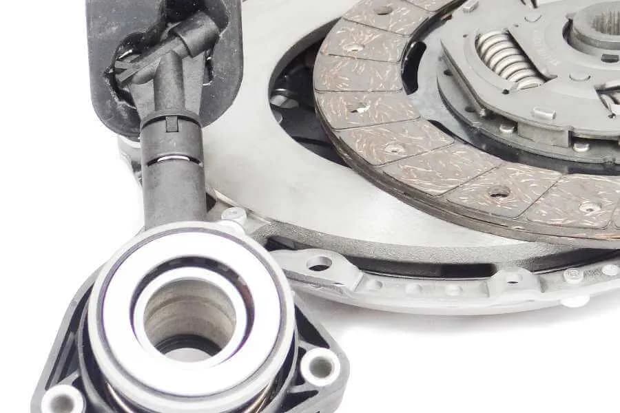 Sprzęgło bierze przy samej podłodze: 5 przyczyn awarii i koszty naprawy