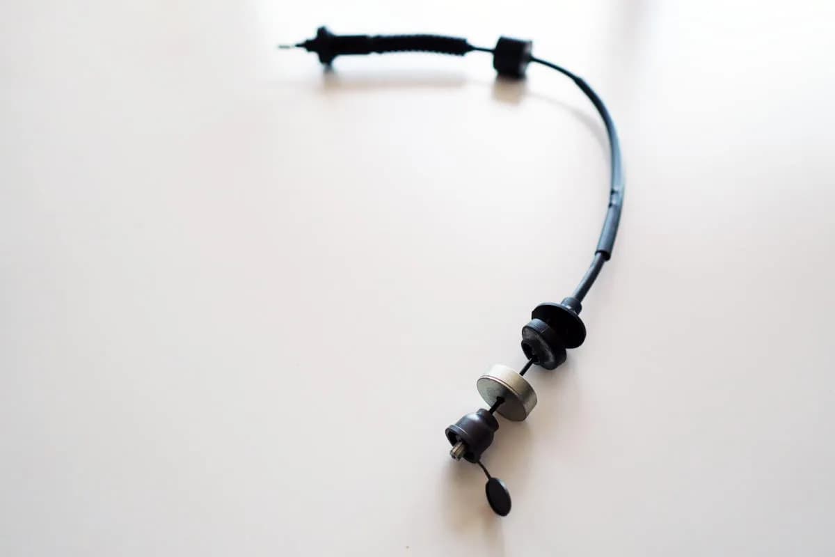 Ile kosztuje wymiana linki sprzęgła? Poznaj aktualne ceny i koszty 2025