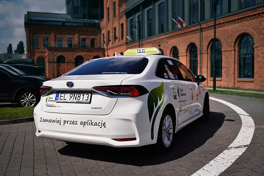 Ile kosztuje taxi w Łodzi? Sprawdź ceny i ukryte opłaty