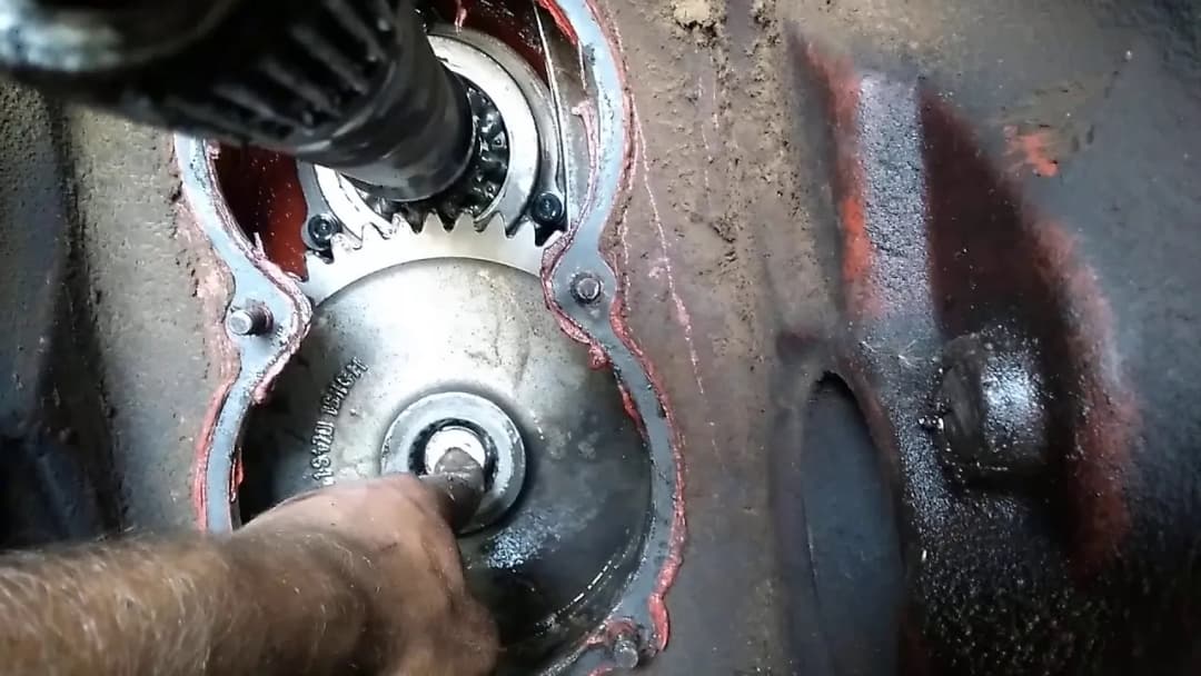 Ile kosztuje wymiana sprzęgła w Ursusie C-360: Ceny części i robocizny