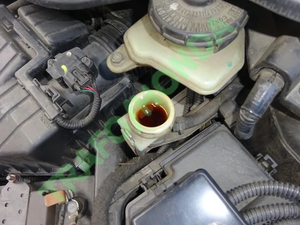 Bezpieczne dolewanie płynu do sprzęgła: Poradnik bez zbędnych błędów